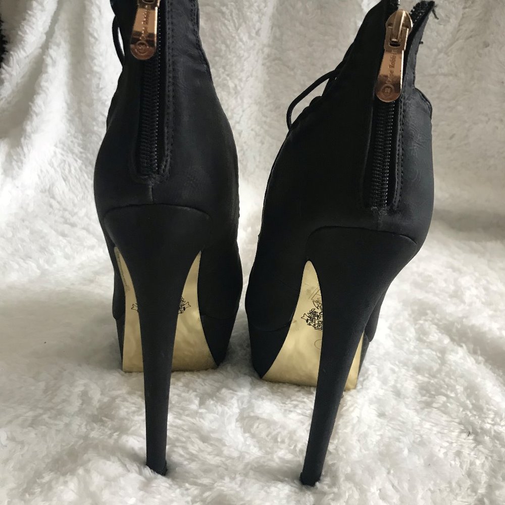 Closed Toe Heels - image 4